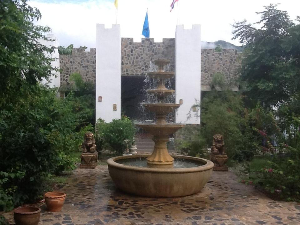 Thai Castle Resort Ban Thap Sila Exterior foto