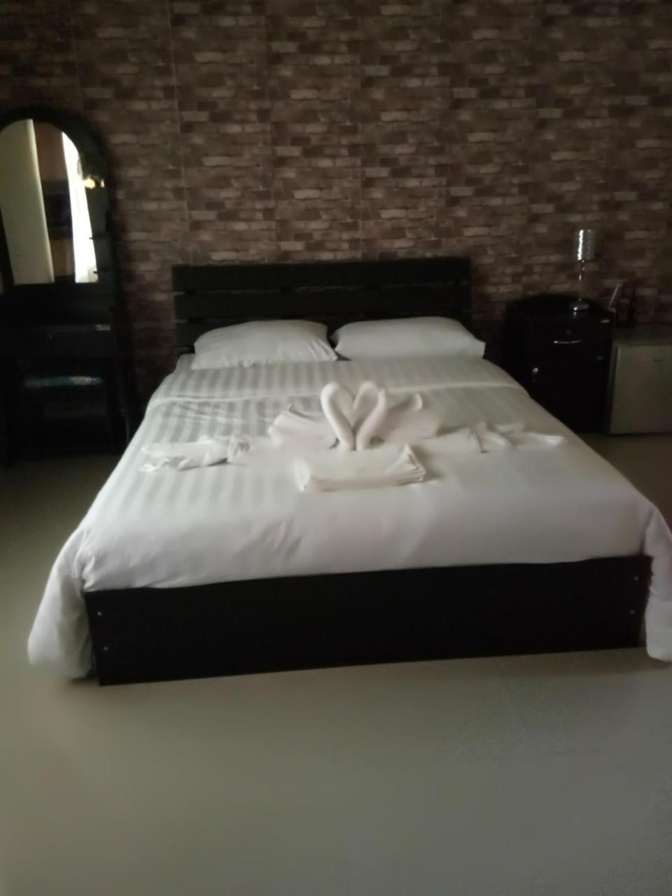 Thai Castle Resort Ban Thap Sila Exterior foto