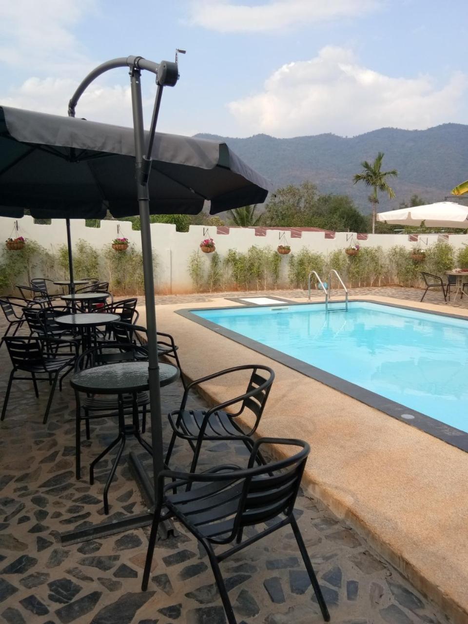 Thai Castle Resort Ban Thap Sila Exterior foto