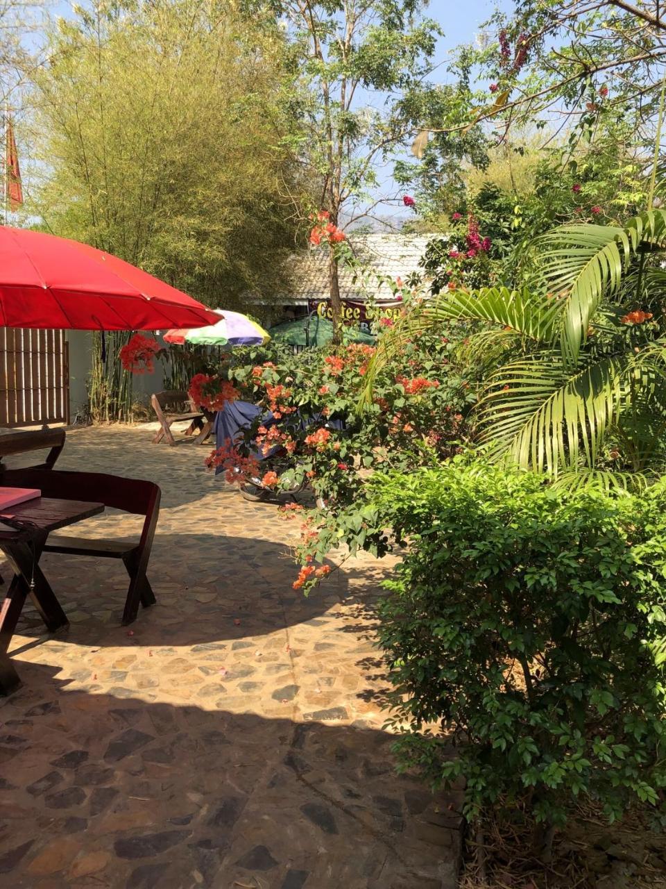 Thai Castle Resort Ban Thap Sila Exterior foto